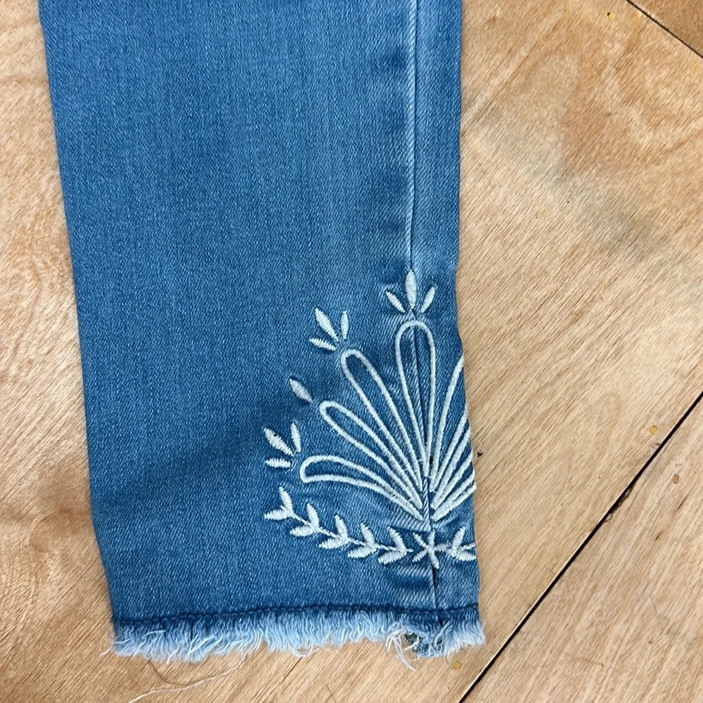 Old navy girls size 10 skinny jeans embroidered raw‎ hem button fly